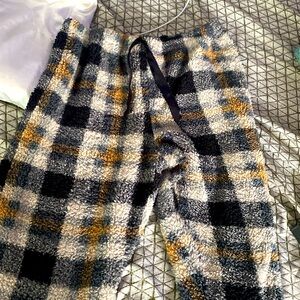 Women’s fur sweatpants